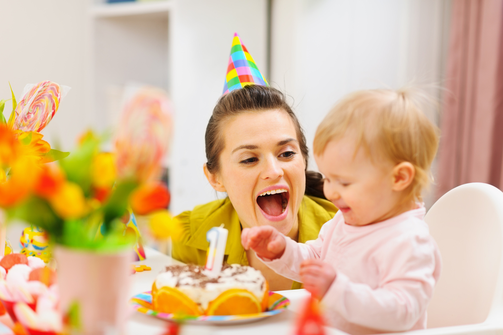 Babys erste Geburtstagsparty Alliance Shutterstock.com