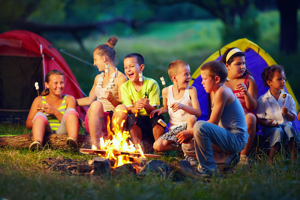 Camping mit Kinder Olesia Bilkei Shutterstock.com