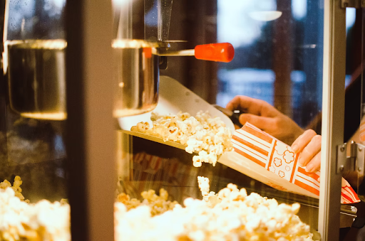 Popcornmaschine mieten: Der Hit für Ihre Veranstaltung. Sorgen Sie für eine besondere Atmosphäre auf Ihrem Event mit einer Popcornmaschine. 