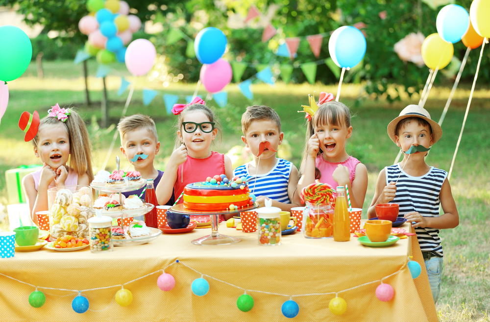 Children,Celebrating,Birthday,In,Park