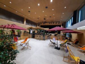 Sonnenschirme mieten für Messen statt kaufen