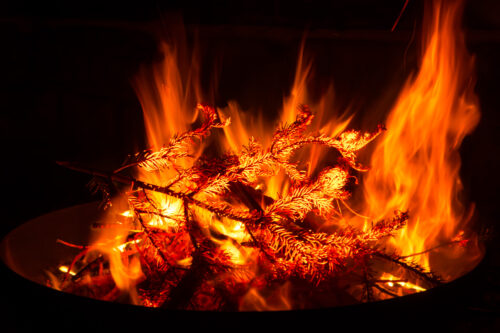 Feuerschalen mieten bei M. Dubach Barvermietung. Schaffen Sie eine angenehme Atmosphäre bei Ihrer Veranstaltung mit gemieteten Feuerschalen. 