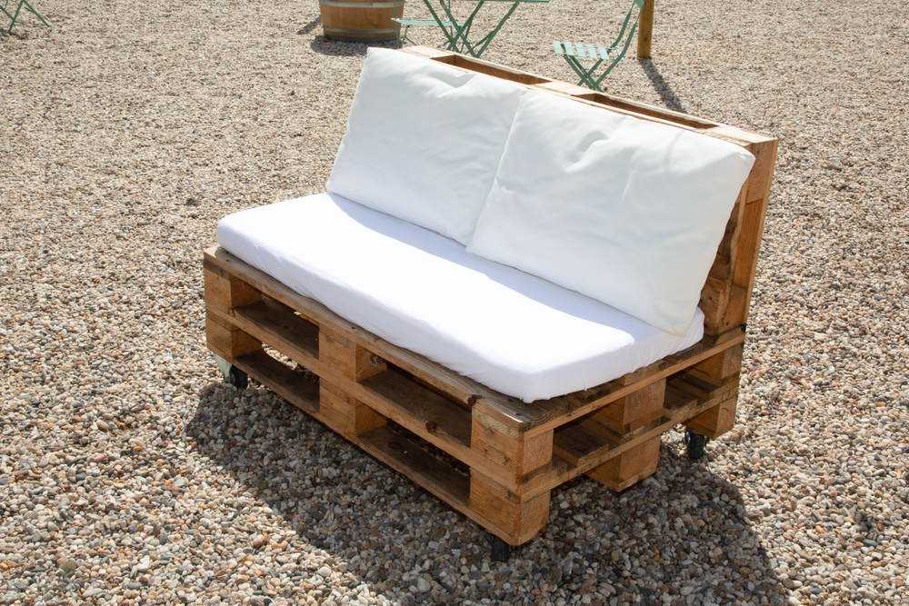 Paletten Lounge und Liegestühle mieten für Events