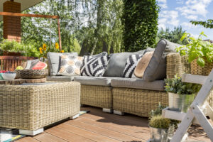 Loungemöbel für Sommerdeko und Sonnenschirme